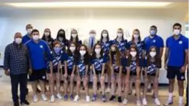 İzmirsporlu kadın voleybolcular sağlık kontrolünden geçti