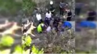 Hafif ticari araç şarampole yuvarlandı: 2 yaralı