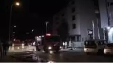 Son dakika haber... Beylikdüzü'ndeki fabrika deposunda çıkan yangın söndürüldü