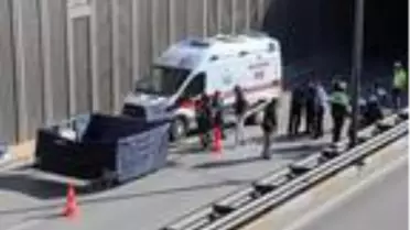 Köprüden atladıktan sonra üzerinden kamyonet geçen genç, yaşamını yitirdi