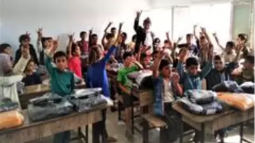 Elmacı Dede yetim kampındaki 600 Türkmen çocuğun içini ısıttı