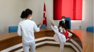 Tunceli'de 2 öğrenci ekarate şampiyonasında derece aldı
