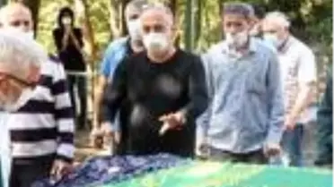 Yönetmen Ezel Akay'ın annesi hayatını kaybetti