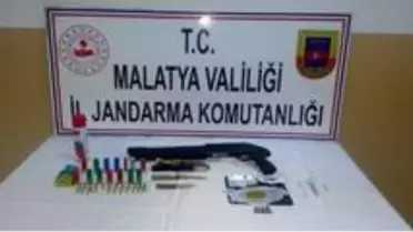 Son dakika haberi... Şüpheli araçta uyuşturucu ve silah ele geçirildi