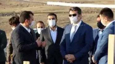 Vali Memiş Çat Belediyesi'nin tesis inşaatını gezdi
