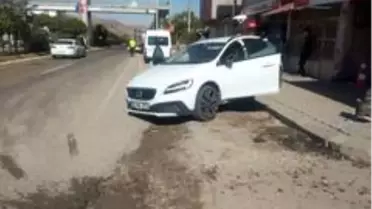 Tır ile çarpışan otomobilin sürücüsü yaralandı