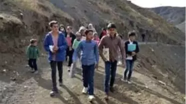 Başkan Sayan, uzaktan eğitime katılabilmek için dağlara tırmanan öğrencilerin yardım taleplerine...