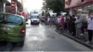Samsun'da geri viteste pedalı takılan araç dükkana girdi: 1 yaralı