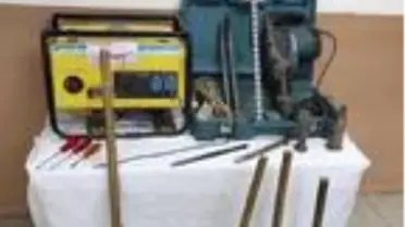 Define aramak için kaçak kazı yapan 8 kişi yakalandı