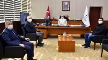 Rektör Ataç TÜBİTAK-2242 birincilik ödülü alan öğrenciyi tebrik etti