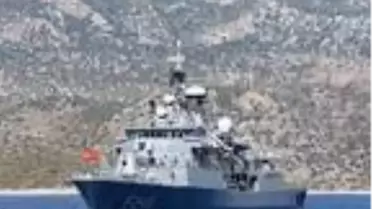 2 Türk fırkateyninin Demre'deki bekleyişi sürüyor