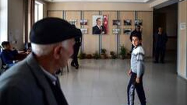 Ermenistan'ın saldırılarından kaçan siviller 18 gündür okullarda yaşıyor