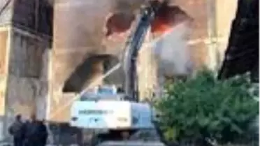 Muş'ta 4 katlı nalburda yangın