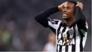 Santos, tecavüz davası nedeniyle Robinho'nun sözleşmesini askıya aldı