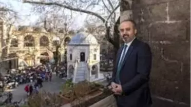 Tarihi Ulu Cami ve çarşıların çevresindeki eski yapılar yıkılıyor
