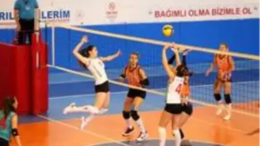 Nevşehir Belediyespor Kadın Voleybol takımı galibiyetle başladı