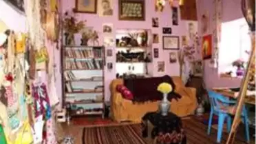 Köydeki evinin bir odasını müzeye dönüştürdü