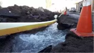 Kars'ta içme suyu şebekesi patladı