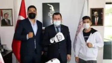 Şampiyon sporculardan Kabakcı'ya ziyaret