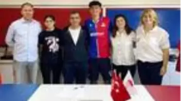 Altınordu'da Sami profesyonel oldu
