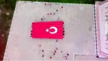 Minik öğrencilerden harika koreografi