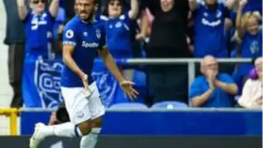Cenk Tosun 8 ay sonra sahalara döndü