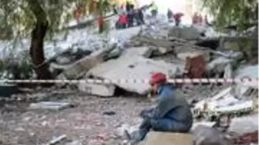 Doğanlar Apartmanı enkazında arama kurtarma faaliyetleri devam ediyor (6)