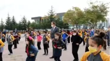 Celalettin Ekinci: 'Okullarımızda virüsün olmadığı güzel günlere döneceğiz'