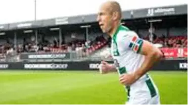 Groningen formasıyla futbola geri dönen Arjen Robben, sakatlandı