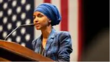 ABD'nin tarihe geçen ilk kadın Müslüman vekillerinden İlhan Omar, yeniden Temsilciler Meclisi'ne seçildi