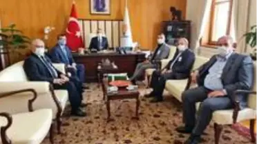 Çan belediye başkanı Öz, STK başkanlarıyla birlikte Ankara'da Bülent Turan'ı ziyaret etti