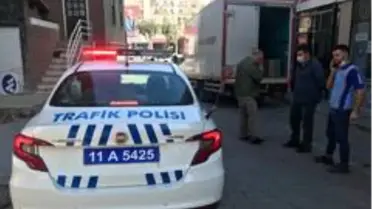 Motosiklet ile kamyonet çarpıştı 1 kişi yaralandı