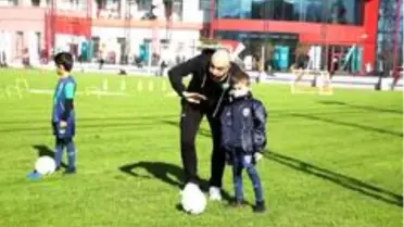 Nilüfer Belediyespor Sercan Yıldırım Futbol Akademi kapılarını açtı