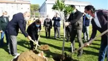 Kuyucak'ta fidanlar toprakla buluştu