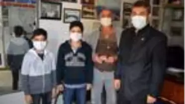 Suriyeli kuzenler, yolda buldukları cüzdanı sahibine ulaştırdı