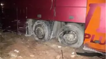 Şanlıurfa'da turistleri taşıyan otobüs şarampole devrildi: 32 yaralı