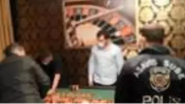 Son dakika haberleri: KORONAVİRÜSE RAĞMEN KUMAR OYNAYANLARA POLİS BASKINI KAMERADA