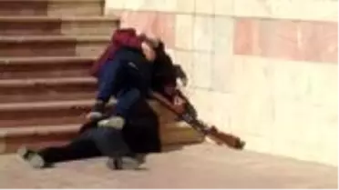 Adliyede dehşet anları! Boşanma aşamasındaki eşi ve kayınpederine kurşun yağdırdı