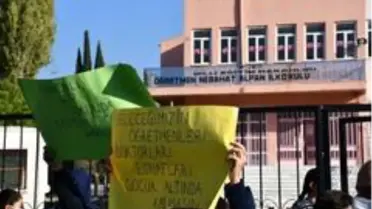 Sökeli öğrenci velileri, yeni bina istiyor