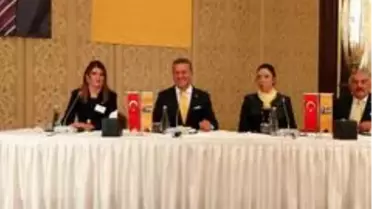 Mustafa Sarıgül, kuracağı siyasi partinin kurucu üyeleri ile buluştu