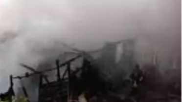 Amasya'da tek katlı ahşap ev yandı