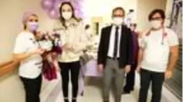 Prematüre olarak dünyaya geldi, 21 yıl sonra hemşiresiyle buluştu