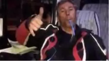 Önce motor şimdi de minibüs! Alkolik vatandaş bu kez hortum düzeneği kullanarak içki içti