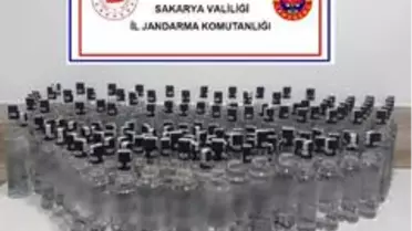 Jandarma durdurduğu araçta 140 şişe sahte rakı ele geçirdi