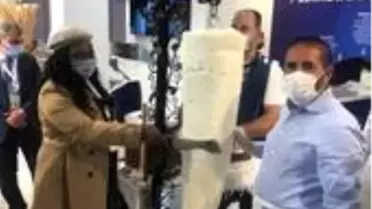 Kervancıoğlu'ndan fuarda dondurma şov