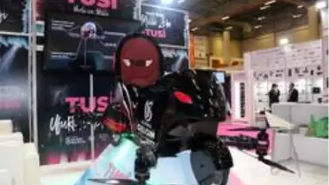 Uçan araba 'Tusi' güçlendirilen yapısı ve yeni tasarımıyla MÜSİAD'da