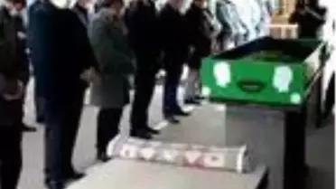 Koronavirüse yakalanan başkan, babasının cenazesini canlı yayından izledi