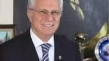 Apaydın: 'Ülkenin her ferdinin öğretmenlere şükran borcu var'