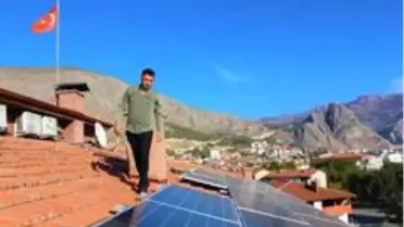 Atanamayan Ahmet öğretmen, güneş panellerinden elektrik üretip fazlasını satıyor