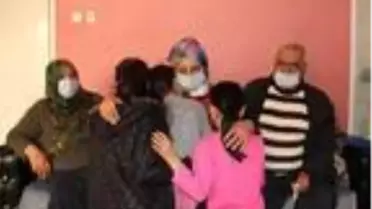 Son dakika haberleri! Boşanmak istediği eşi, çocuklarının gözü önünde boğazını kesti